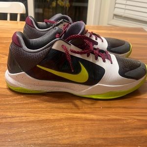 Kobe Bryant mens shoe size 14. Worn but in good shape. Pictures indicate wear.
